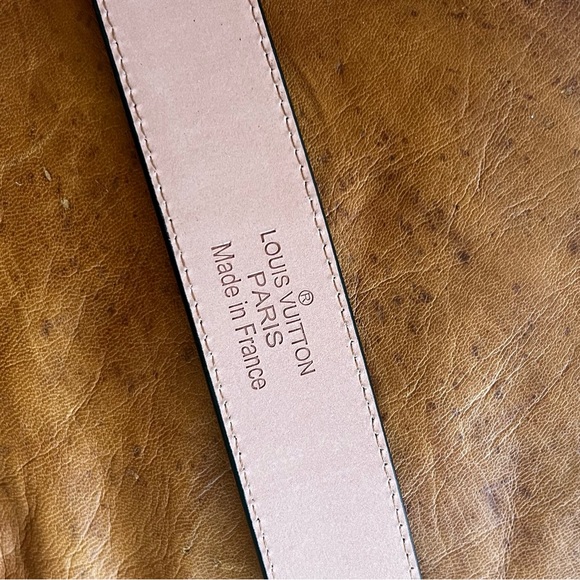 LV black leather with gold hardware logo belt size 105cm - Picture 5 of 6